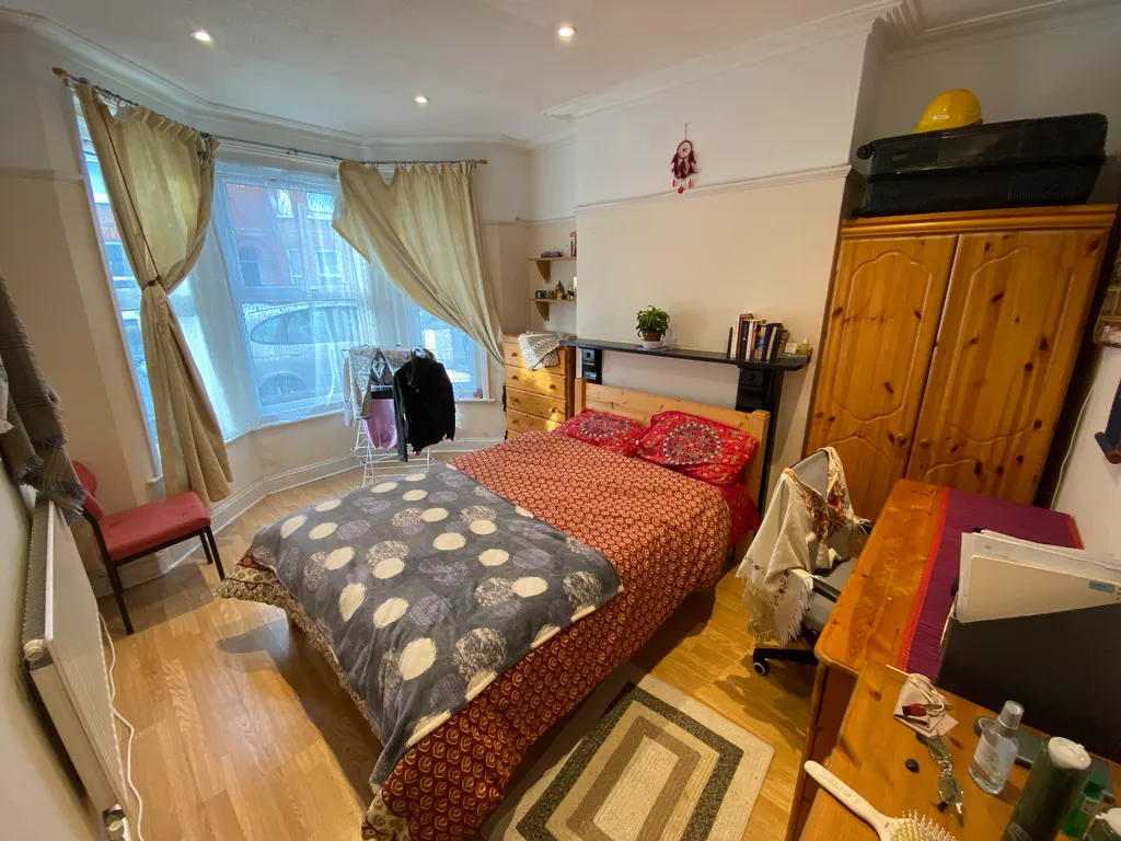 Flat Thackeray Road in Southampton