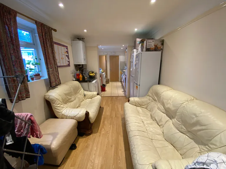 Flat Thackeray Road in Southampton