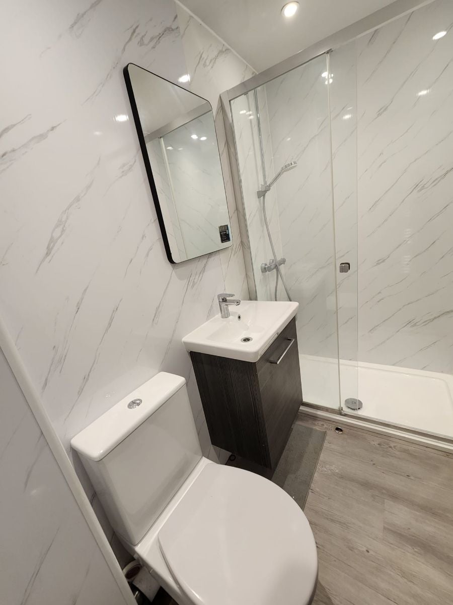 Room Elmstead Avenue in Greater London