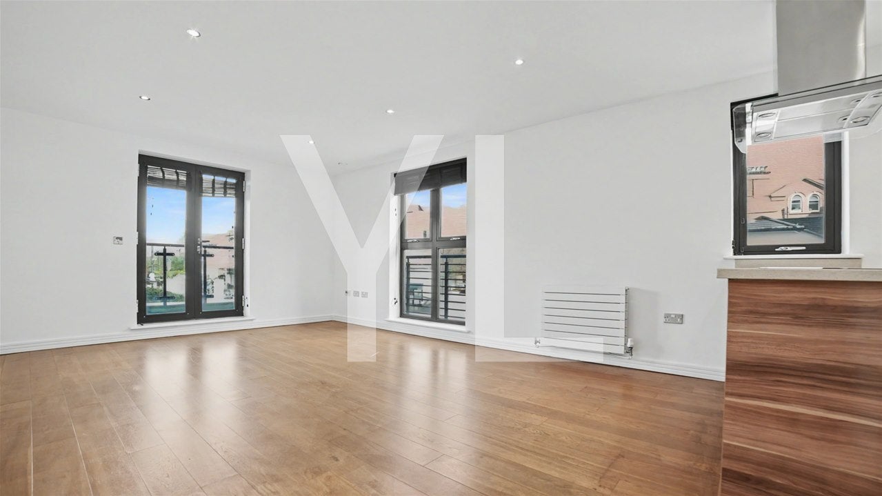 Flat Stratheden Road in Greater London