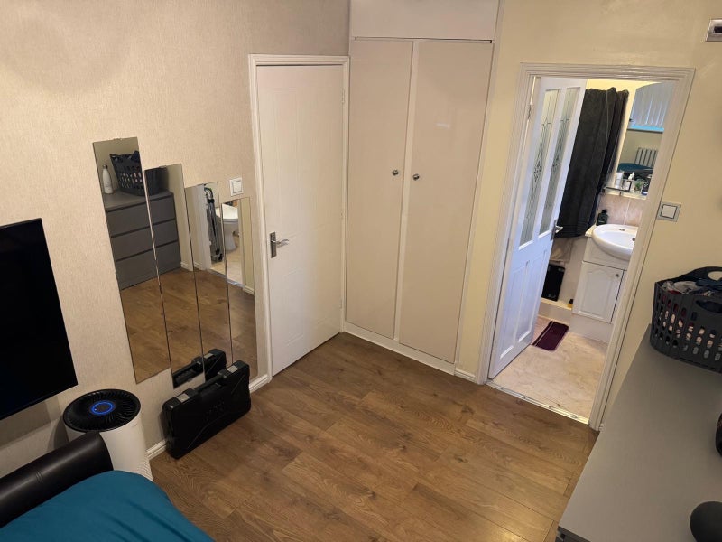 Room Palace Close in Slough