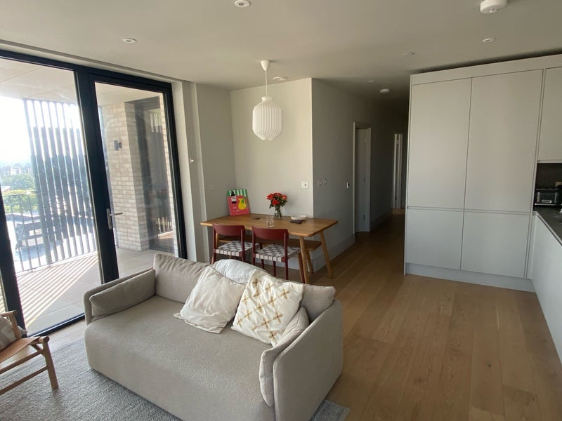 Room Crimscott Street in Greater London