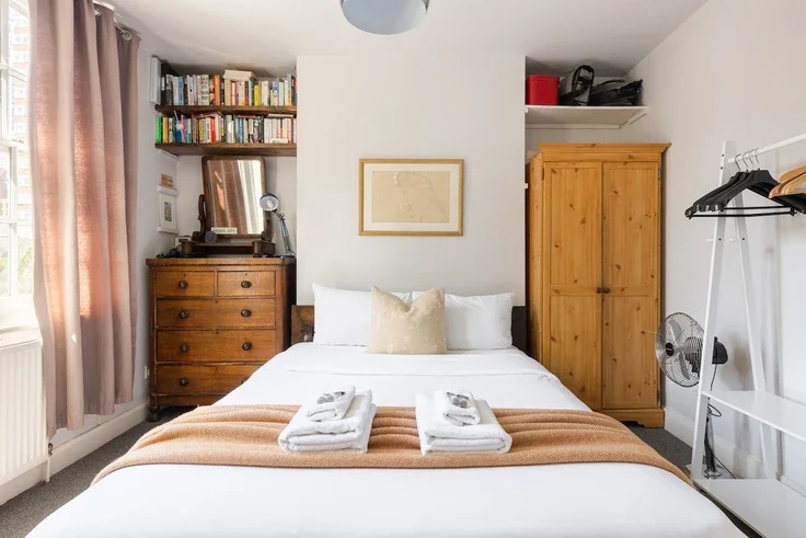 Flat Haberdasher Street in Greater London