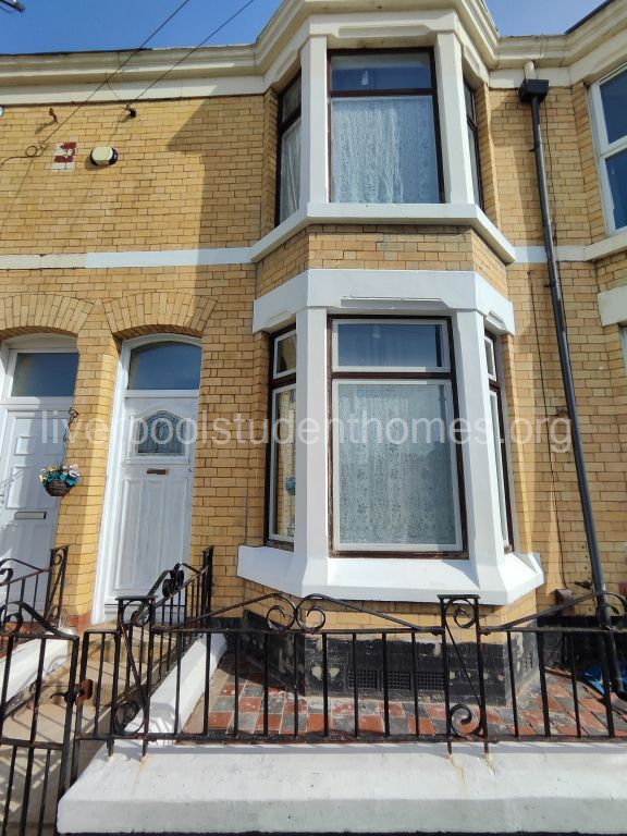 Flat Shaw Street in Liverpool