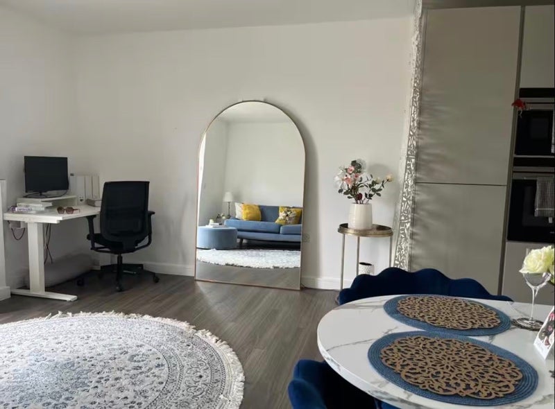 Flat Enfield Road in Greater London