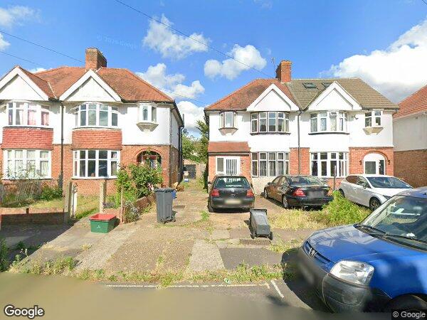 House Lyncroft Gardens in Greater London