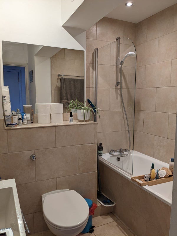 Flat Wilmot Street in Greater London