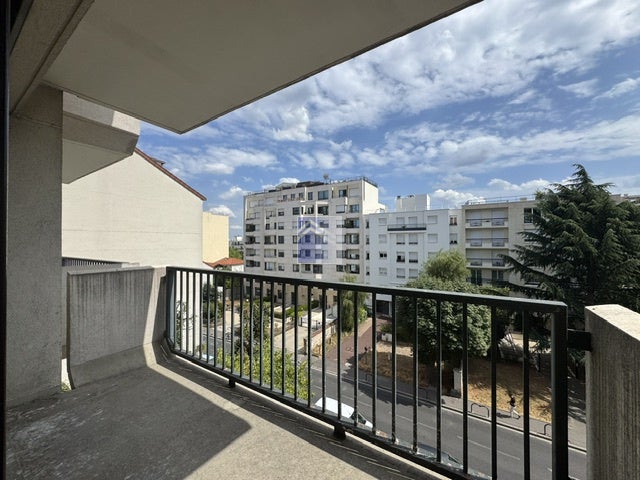 Flat Boulevard Saint-Denis in Courbevoie