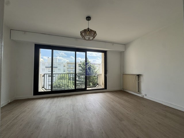 Flat Boulevard Saint-Denis in Courbevoie