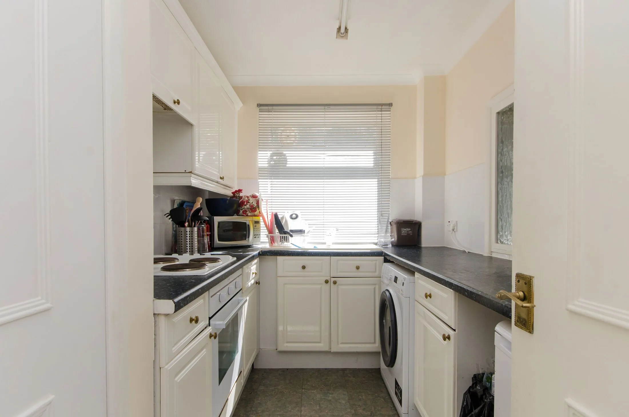 Flat Denmark Avenue in Greater London