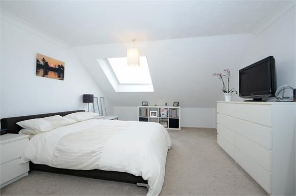 Flat Welsford Street in Greater London