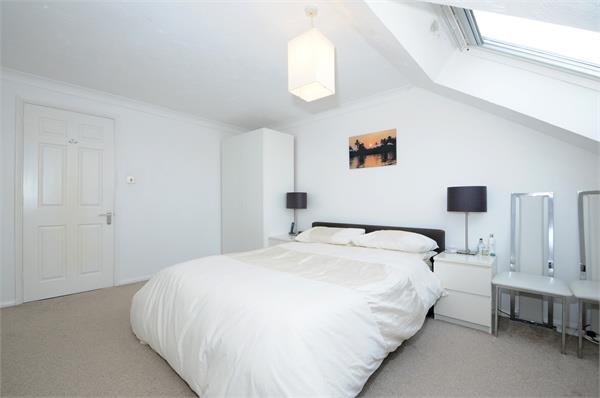 Flat Welsford Street in Greater London
