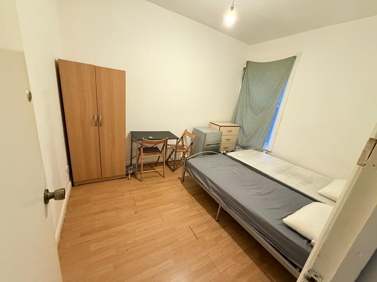 Room Barcombe Avenue in Greater London