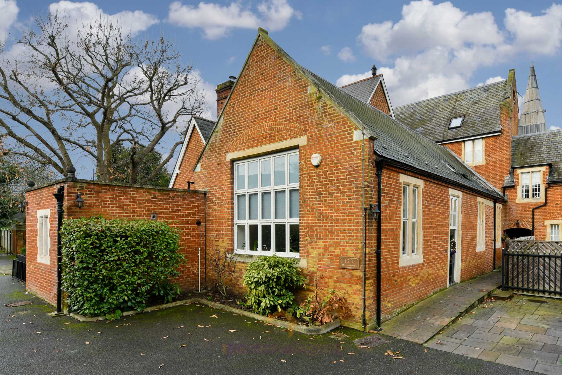 Flat West Street in Epsom and Ewell
