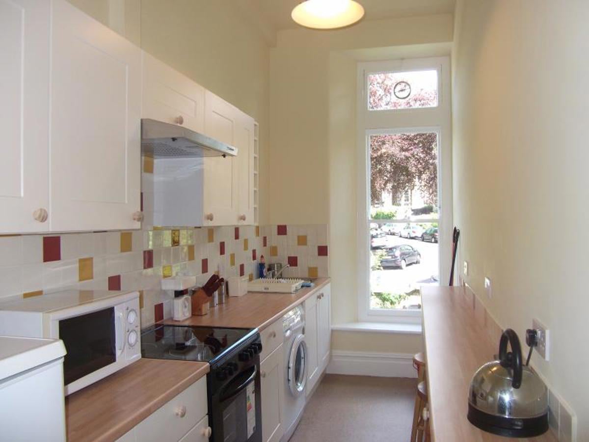 Flat Elmdale Road in Bristol