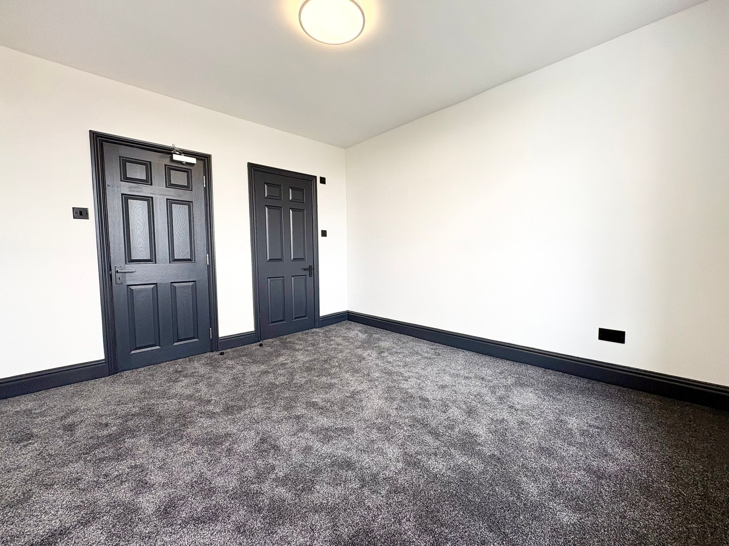 Flat Clifton Road in Bristol