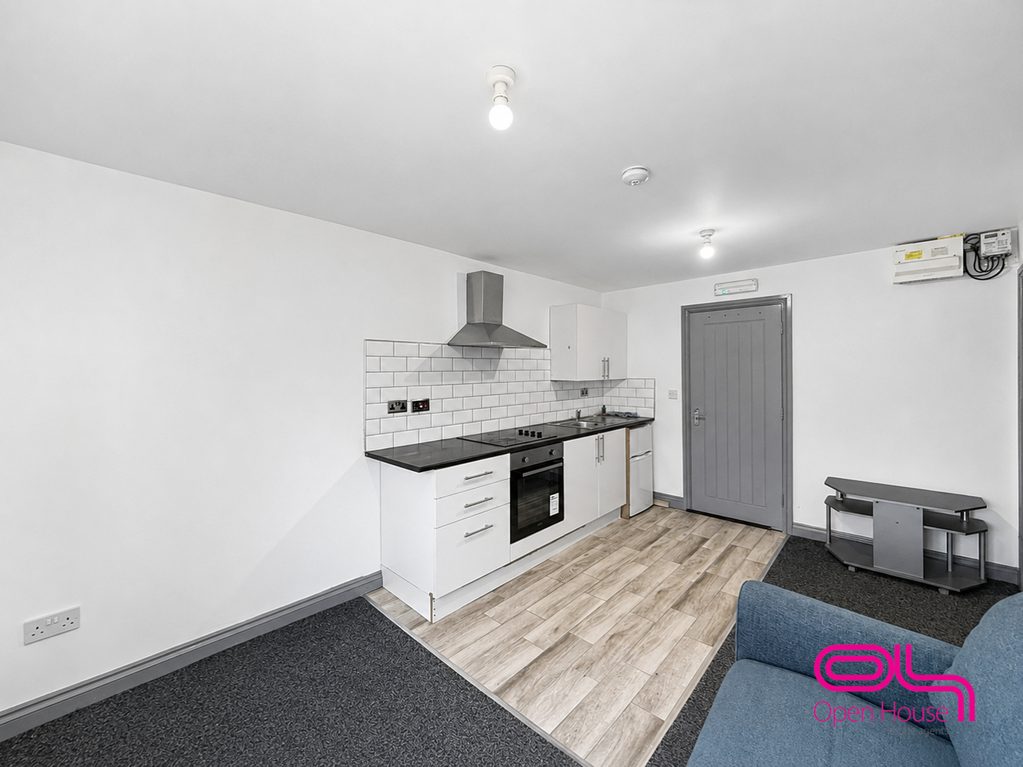 Flat Derby Street in Farnworth