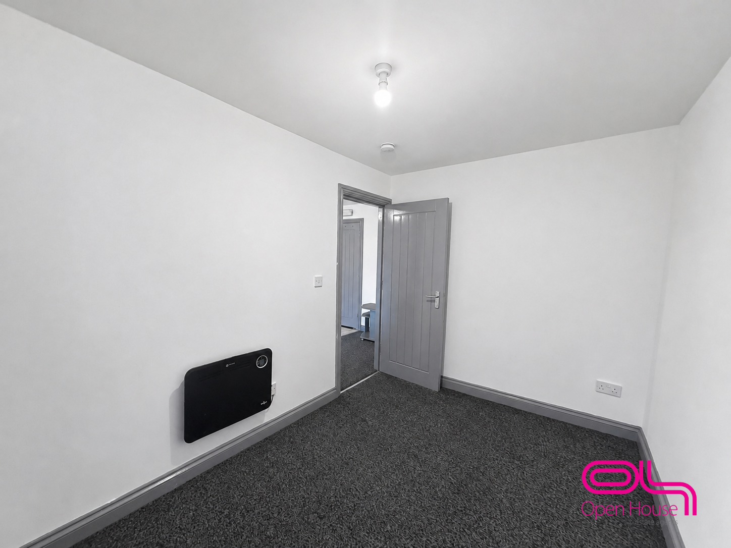 Flat Derby Street in Farnworth