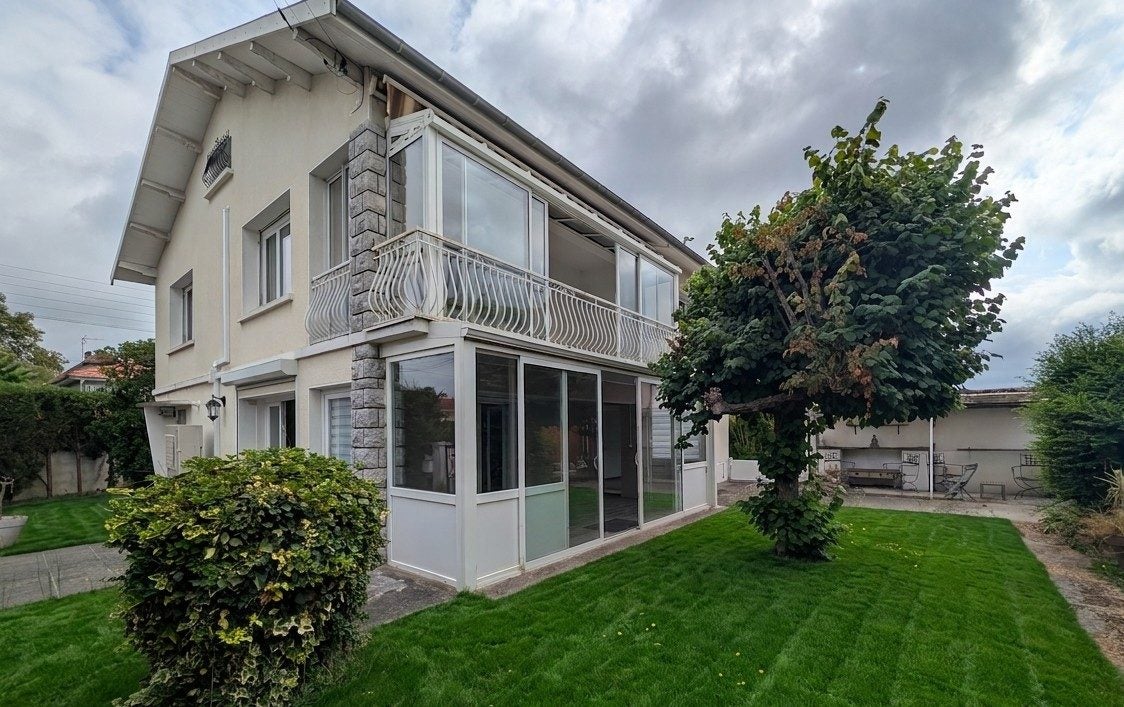 House Rue du Tremblay in Pau