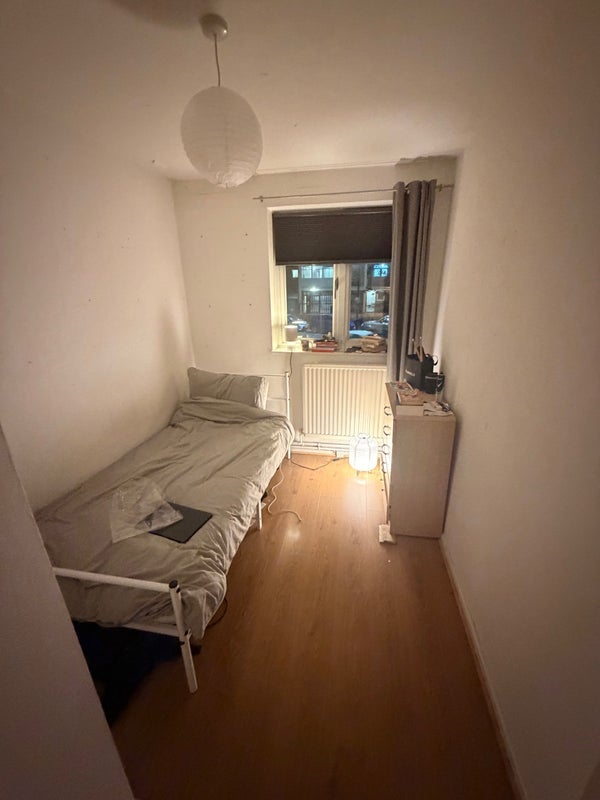 Room Wyllen Close in Greater London