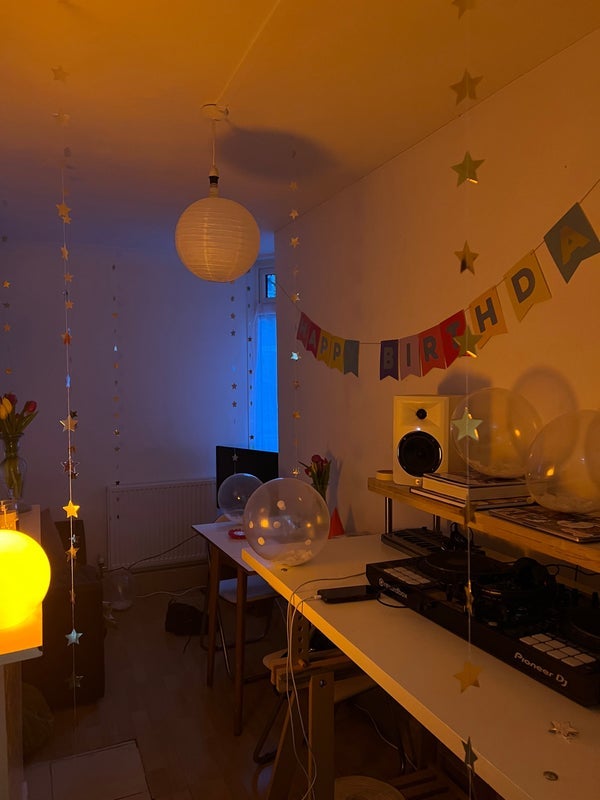 Room Wyllen Close in Greater London