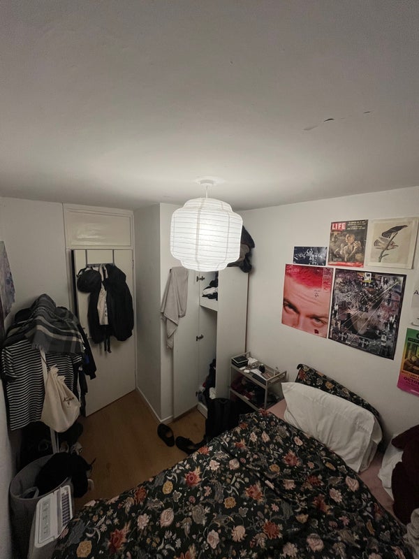 Room Wyllen Close in Greater London