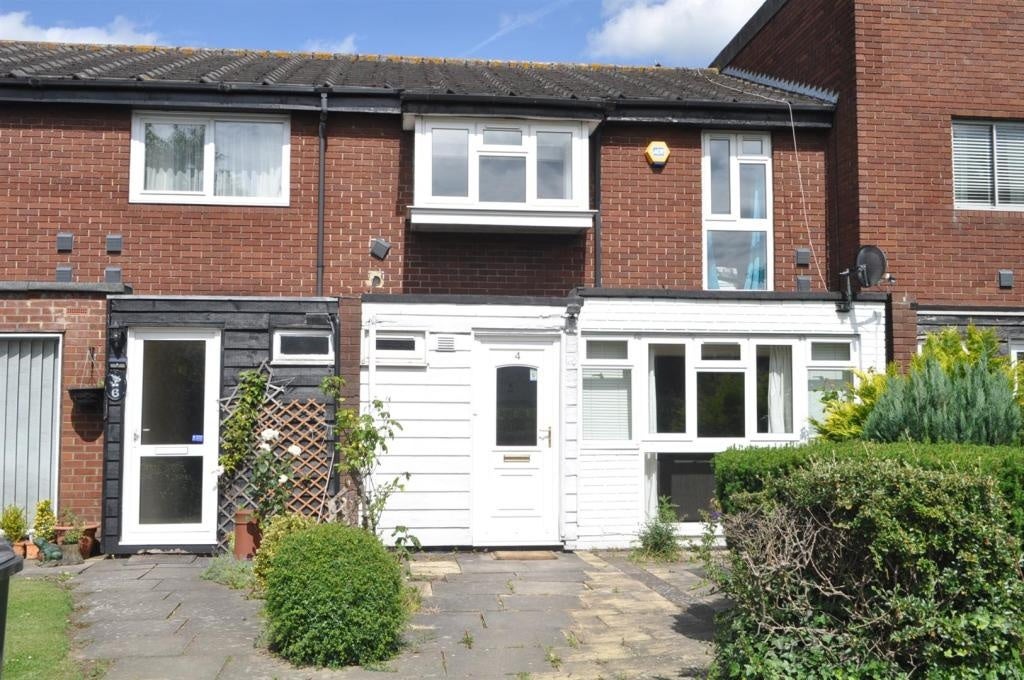 House Barnett Wood Lane in Mole Valley