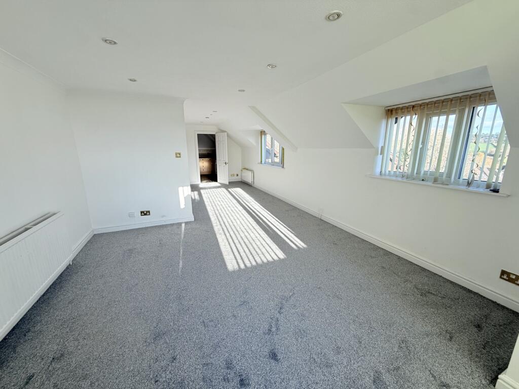 Flat Newton Cross Lane in Hoylake
