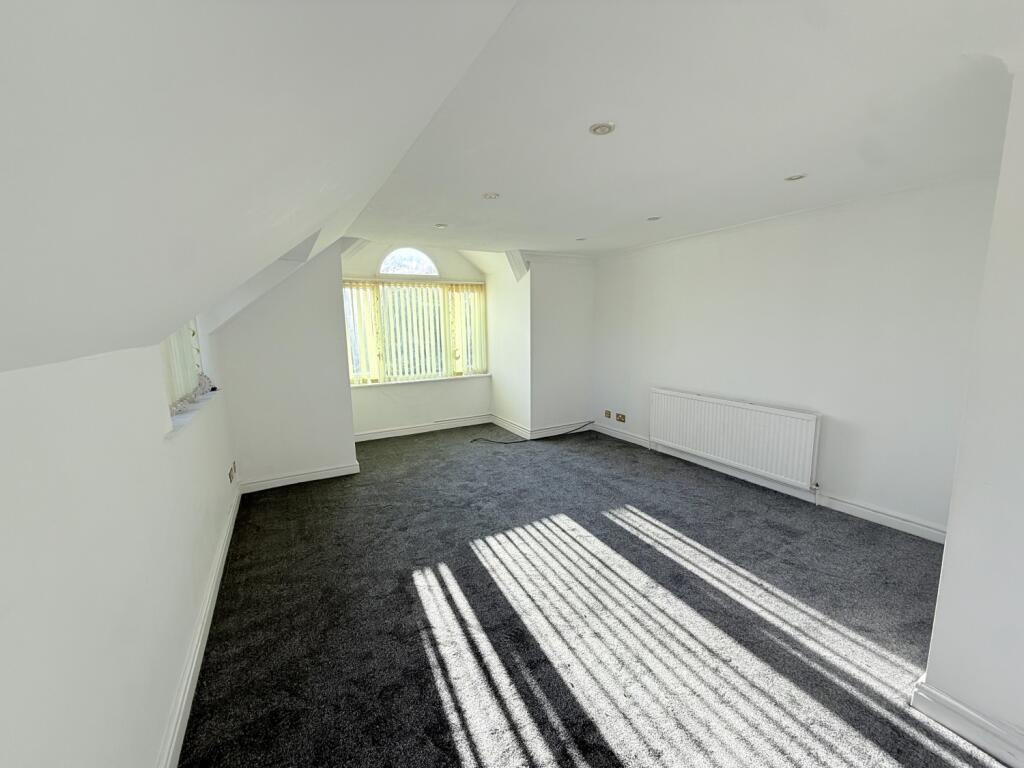 Flat Newton Cross Lane in Hoylake