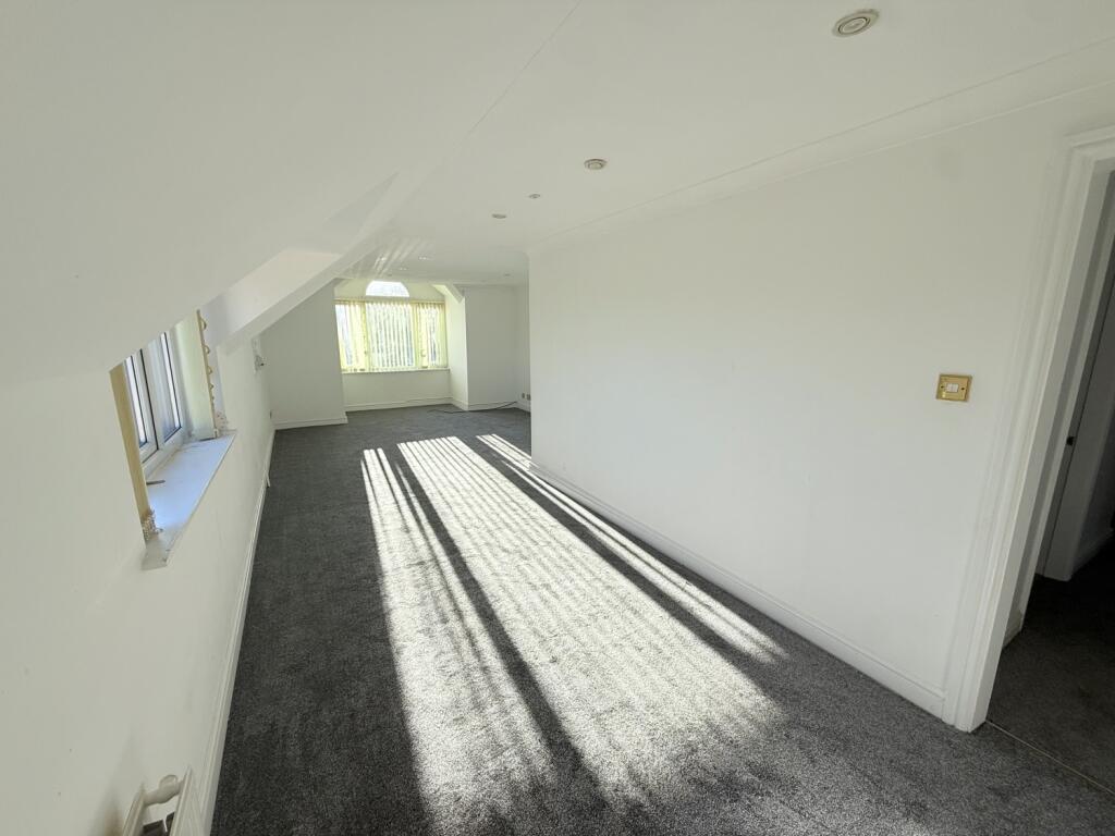 Flat Newton Cross Lane in Hoylake