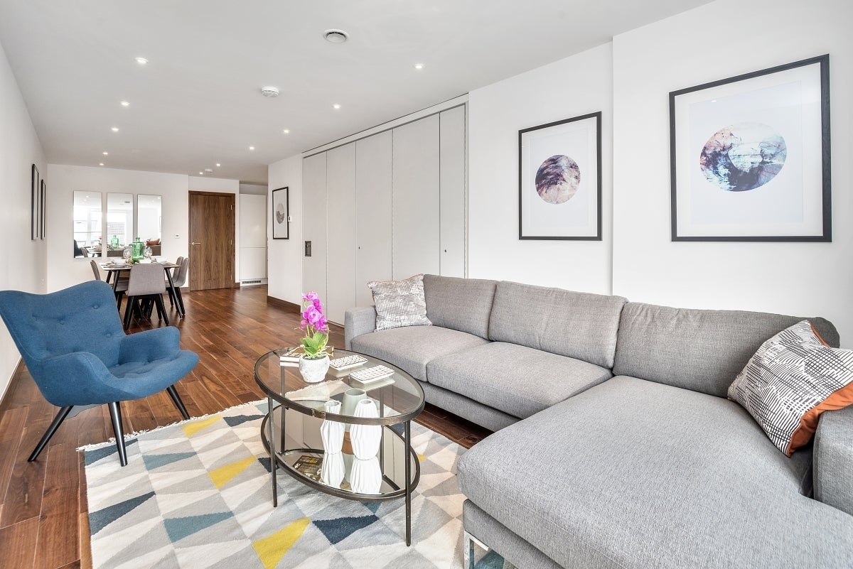 Flat Maygrove Road in Greater London