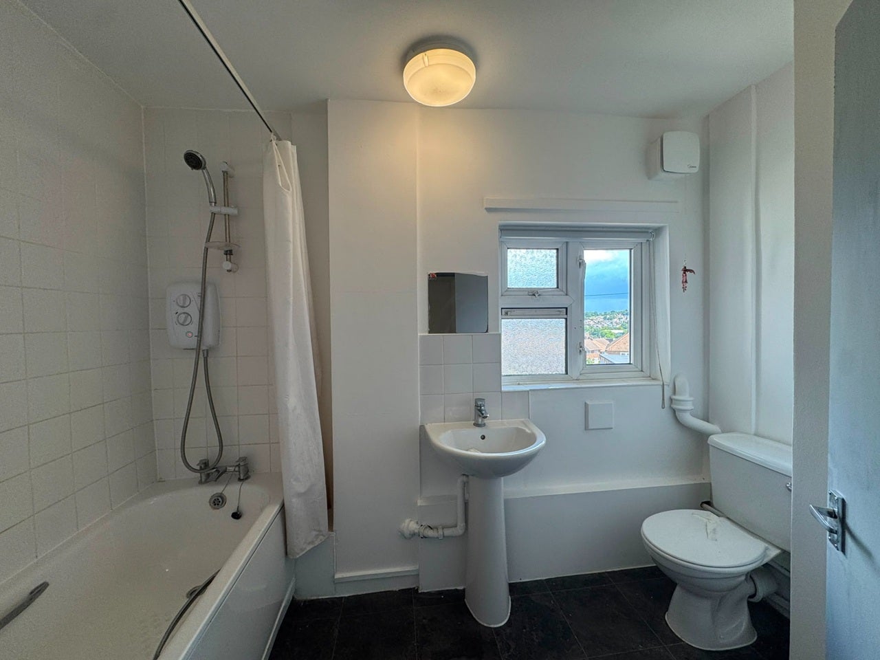 Flat Batchwood Green in Greater London