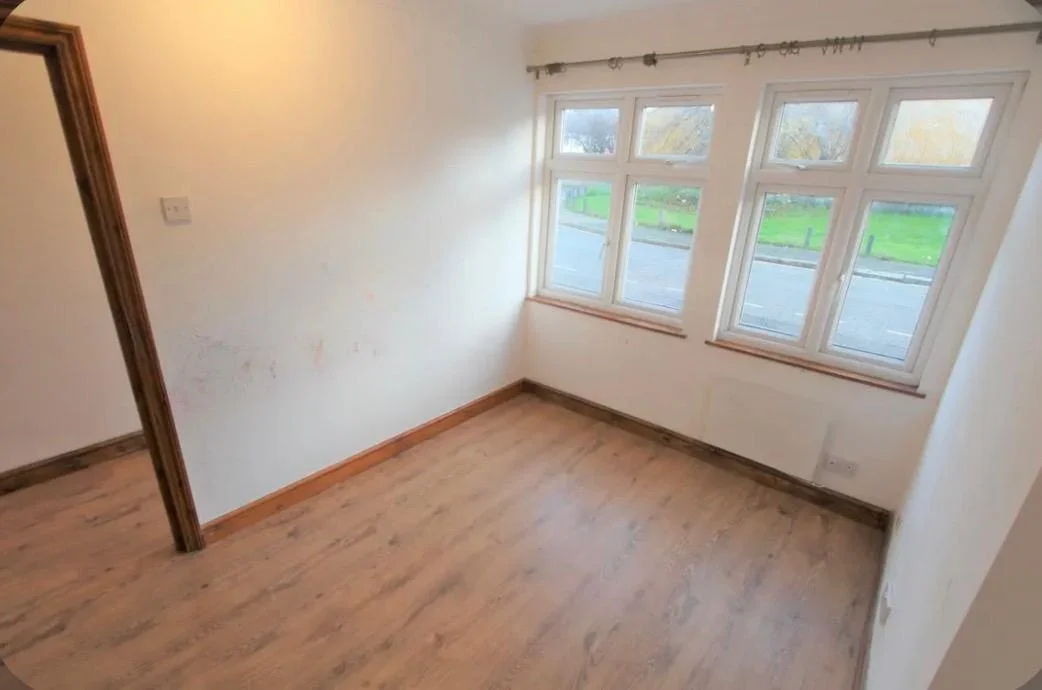 Flat Herbert Road in Greater London