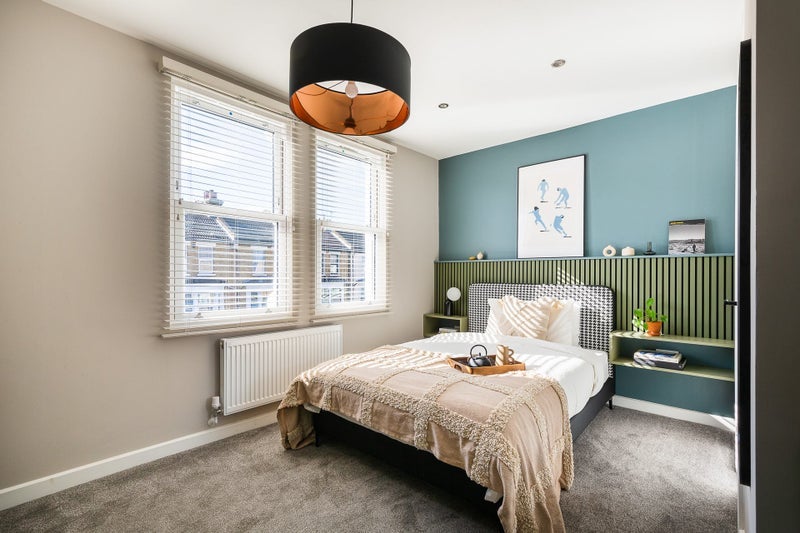 Room Engleheart Road in Greater London