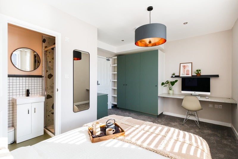 Room Engleheart Road in Greater London