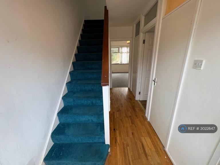 House Fieldway in Greater London