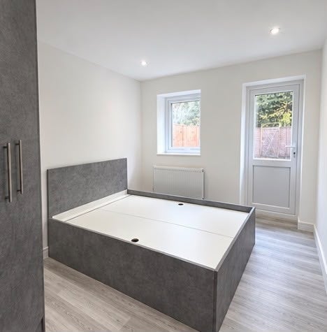 House Ratcliffe Close in Greater London
