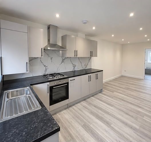 House Ratcliffe Close in Greater London