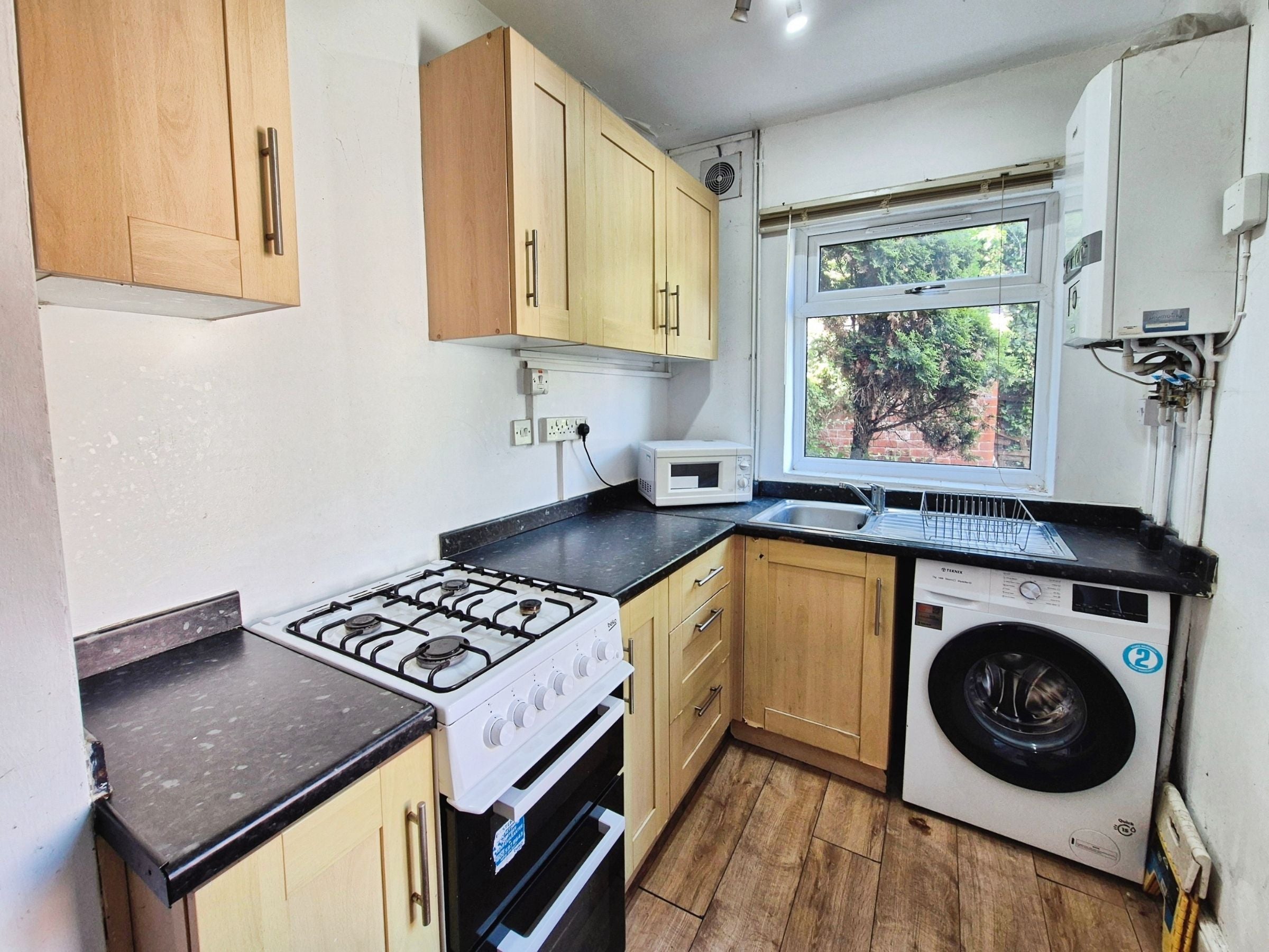 Room Eastwood Road in Sheffield