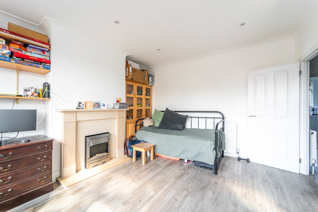 Flat Alexandra Grove in Greater London