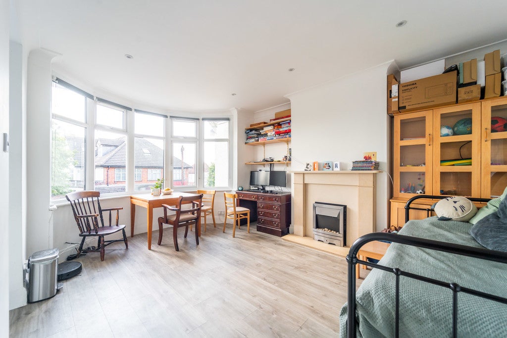 Flat Alexandra Grove in Greater London