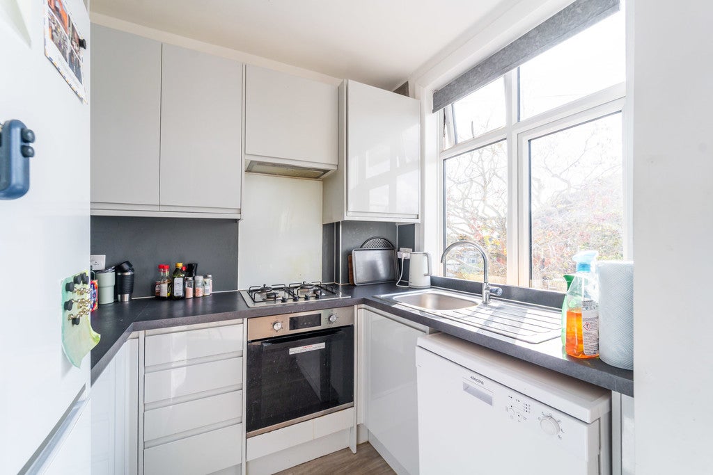 Flat Alexandra Grove in Greater London