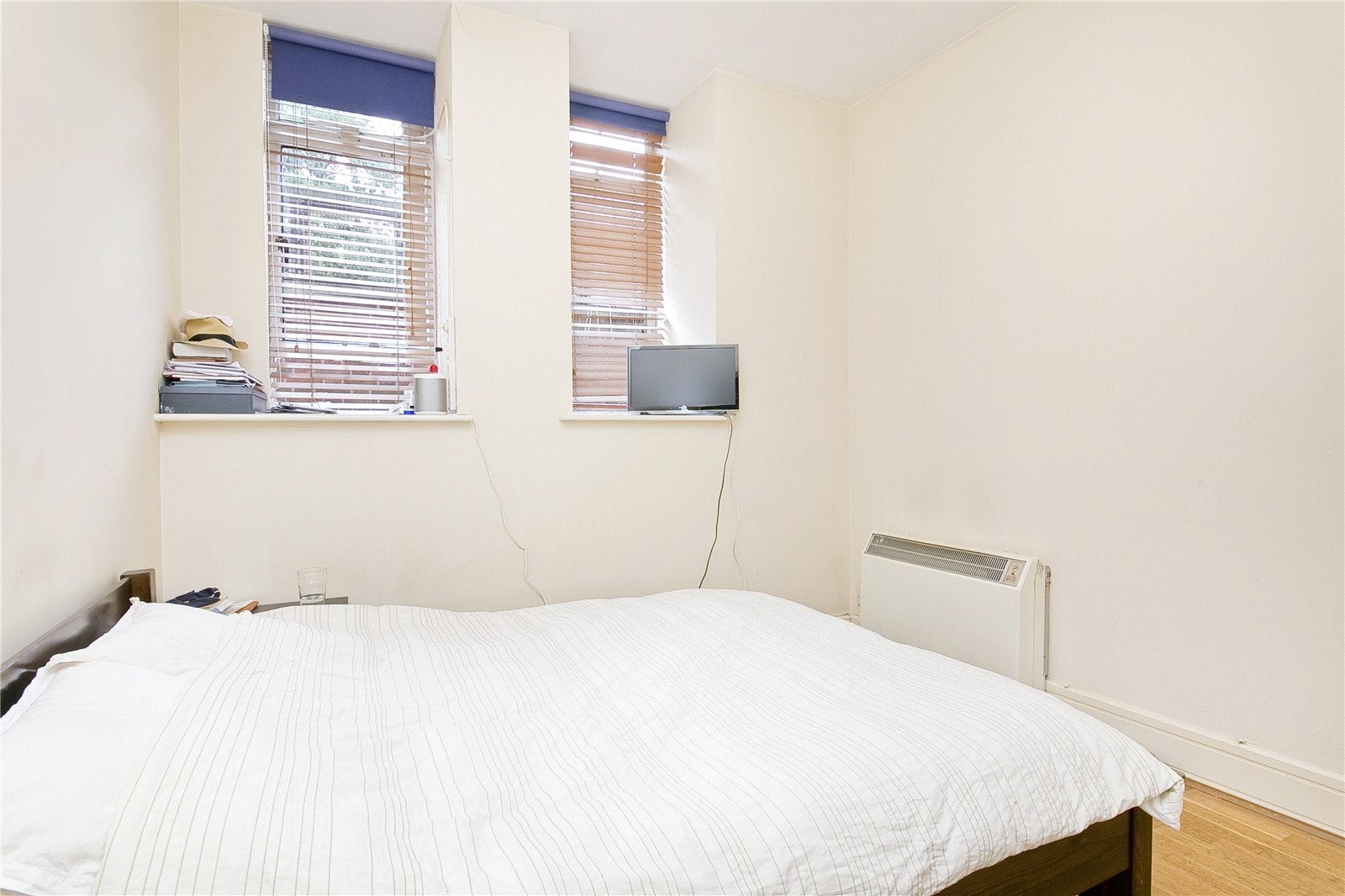 Flat Rosebery Avenue in Greater London