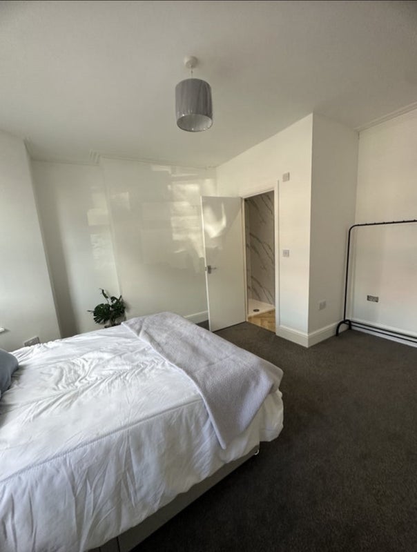 Room Coronation Road in Bristol