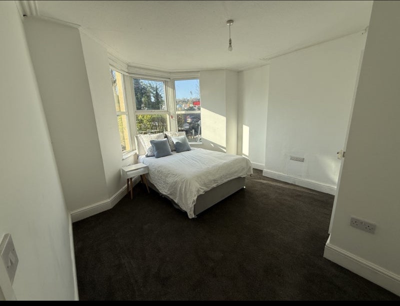 Room Coronation Road in Bristol