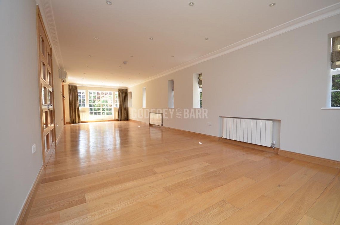 House Kingsley Way in Greater London