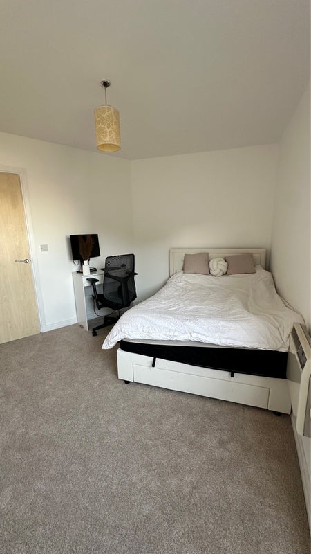 Room Victoria Road in Greater London