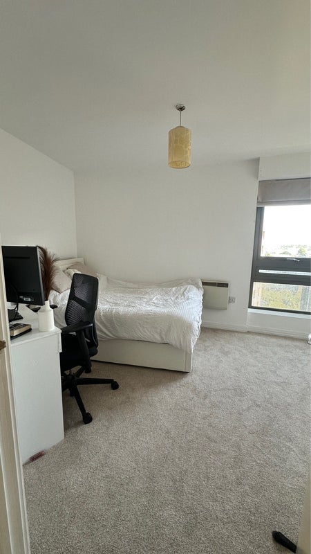 Room Victoria Road in Greater London