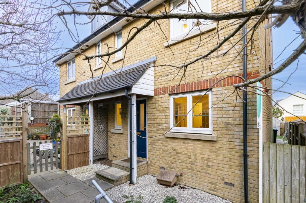 House Halwick Close in Dacorum