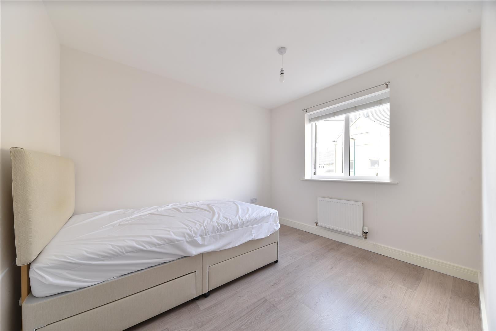 Flat Compton Place in Stevenage